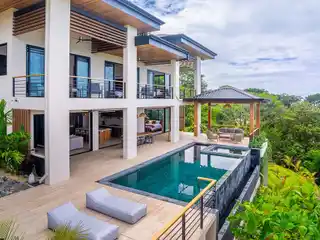 Captivating Modern Luxury Home