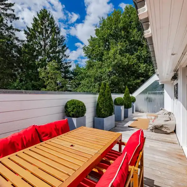 ATTRACTIVE PENTHOUSE FLAT