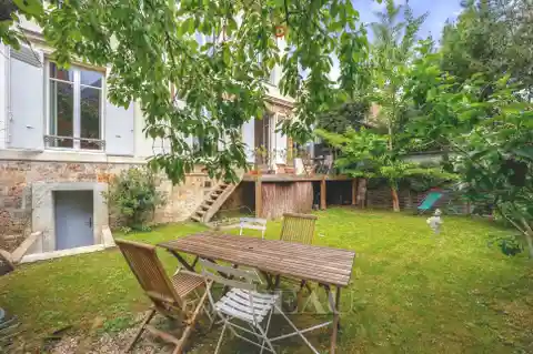 Charming Montreuil Home with Garden Oasis