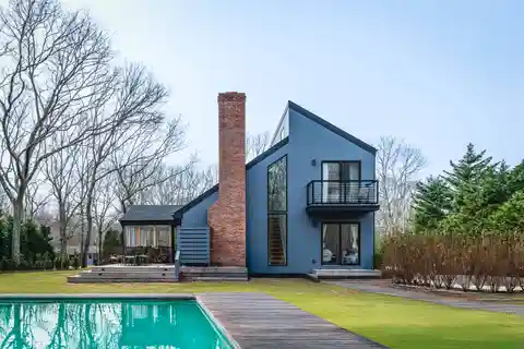 Modern Three Bedroom Rental with Pool