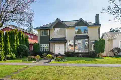 Elegant Custom Home in Prestigious South Granville