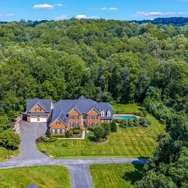 BRICK COLONIAL ON 2.25 PICTURESQUE ACRES