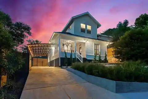 Charmer in the Heart of Clarksville