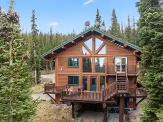 Rustic Charm with Modern Comforts in a Serene Mountain Setting