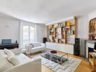 Immaculate Apartment Near the Iconic Bon Marché