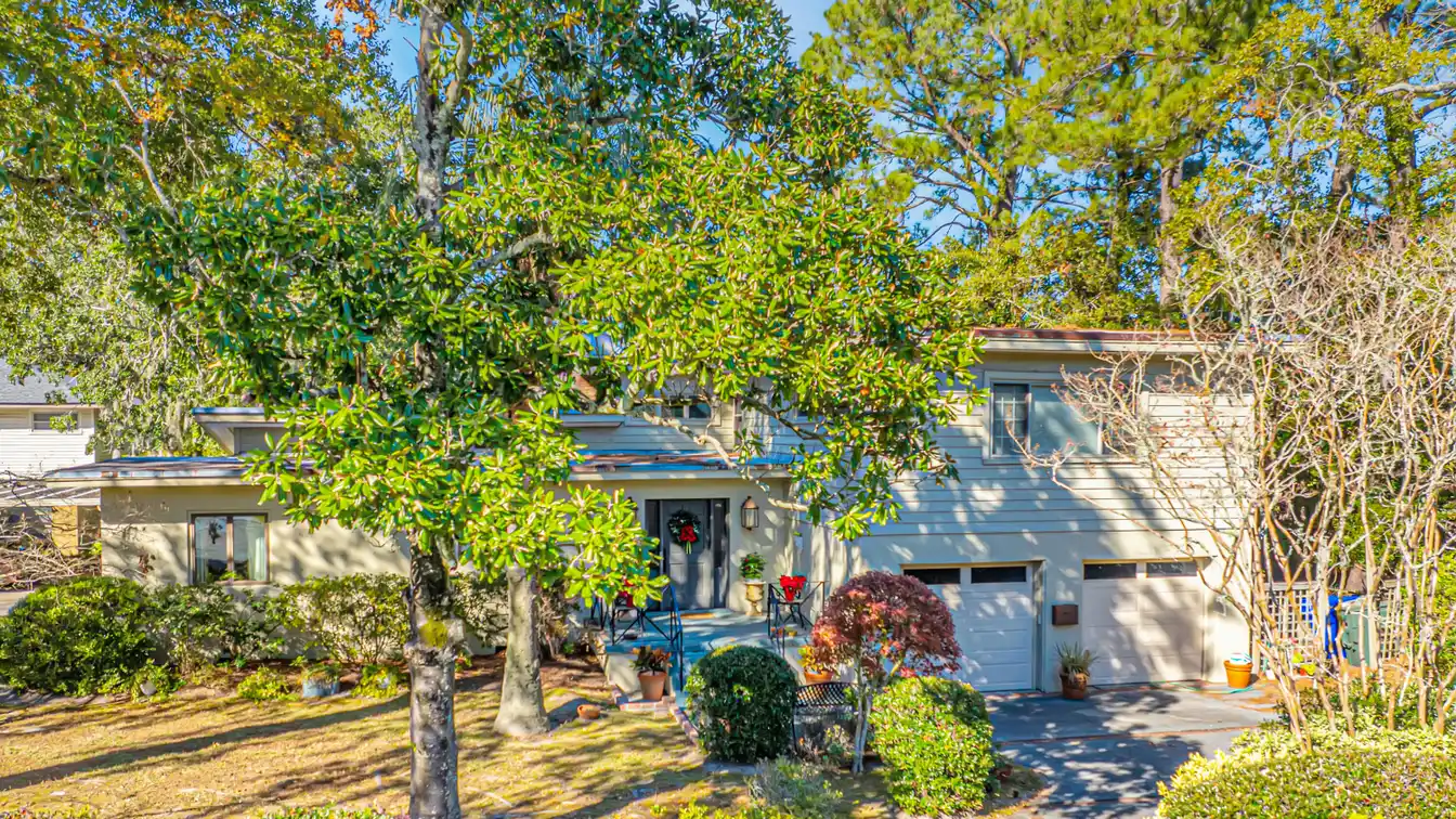 Charming Home in the Desirable South Windermere Neighborhood
