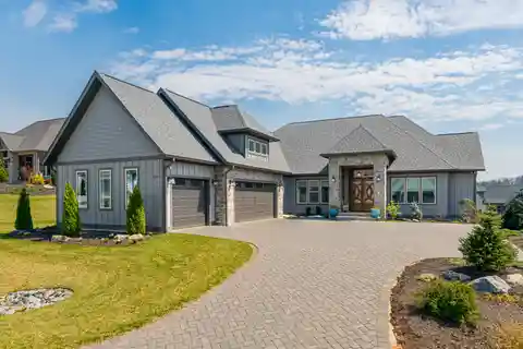 Luxury and Easy One-level Living