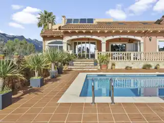 Beautiful Home with Pool in Sa Coma