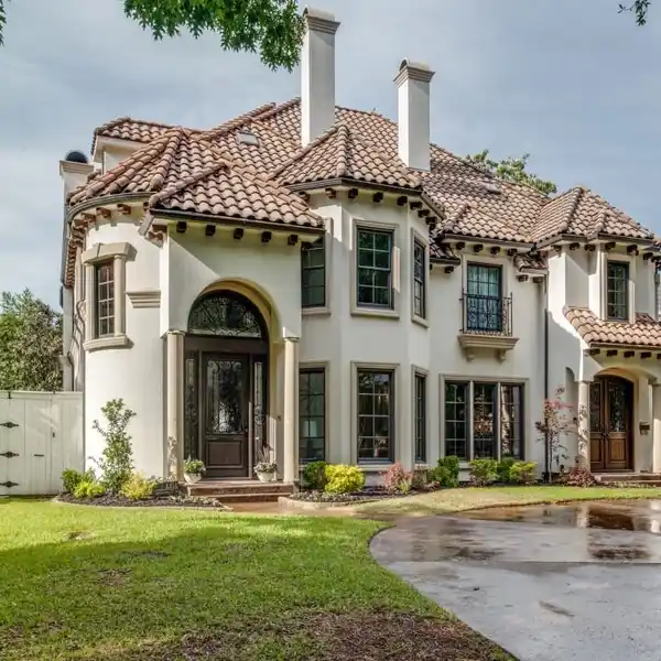 SPACIOUS HIGHLAND PARK CONDO NEAR DOWNTOWN