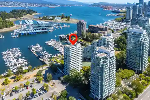 Bright and Spacious Corner Unit with Panoramic Views