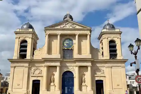 Historic 18th-Century Apartment with Expansion Opportunity