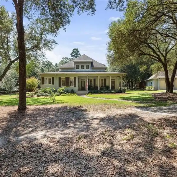 18-ACRE PRIVATE RETREAT