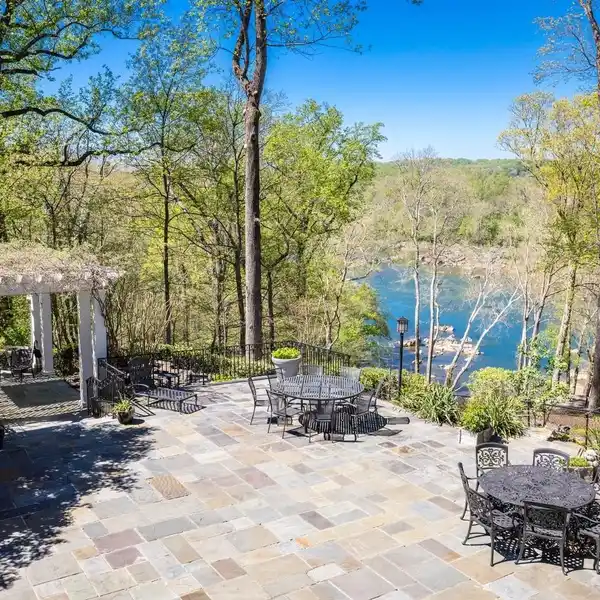 EXTRAORDINARY STONE ESTATE ABOVE THE POTOMAC RIVER