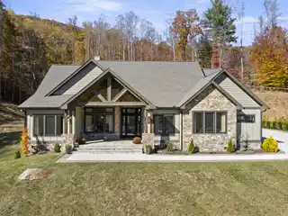 Modern Mountain Retreat with Luxe Open Design