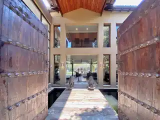 Boutique-inspired Elegance in a Prestigious Setting