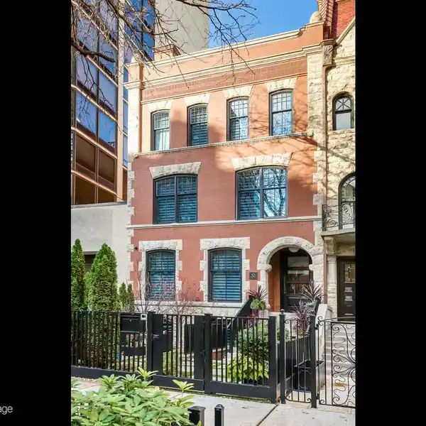 STUNNING RED BRICK SINGLE FAMILY IN THE GOLD COAST