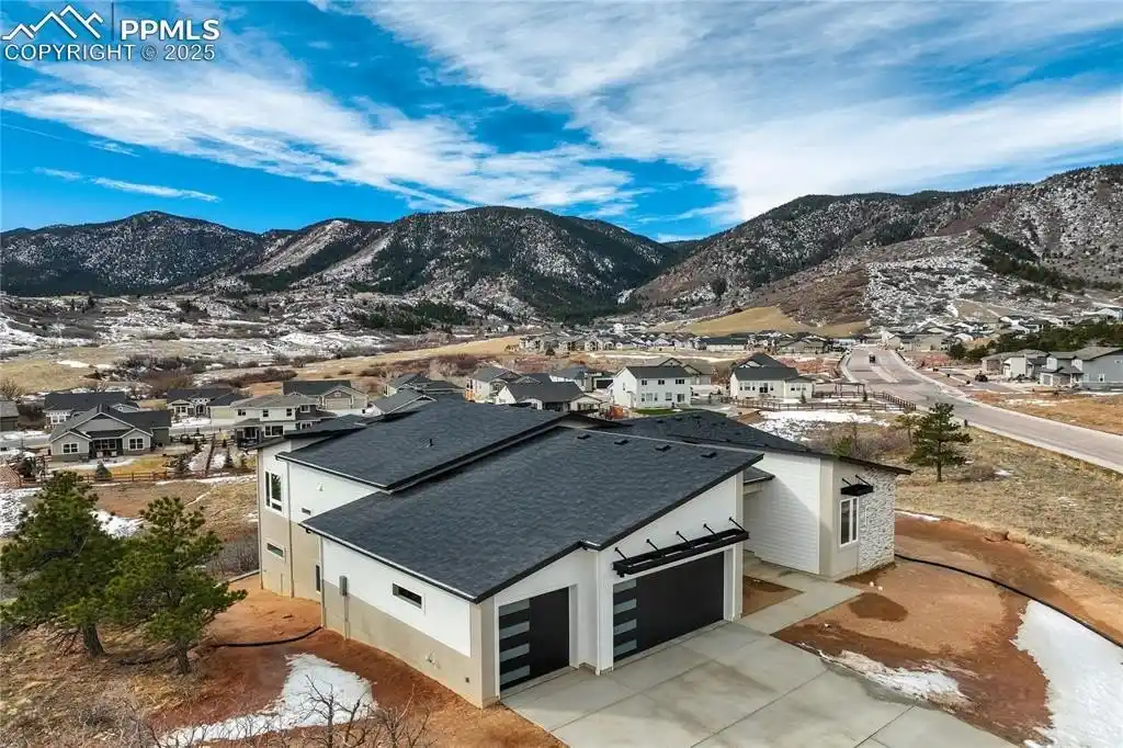 Expertly Crafted Mid Century Modern Inspired Home on 1.72 Acres
