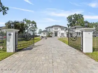 Ultimate Waterfront Entertainment and Relaxation