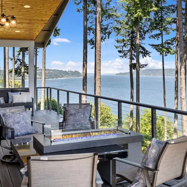 CUSTOM MODERN CRAFTSMAN WITH SWEEPING VIEWS