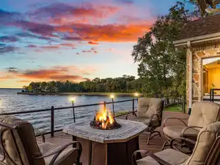 Luxurious Lakefront Living at Pinnacle Golf Club