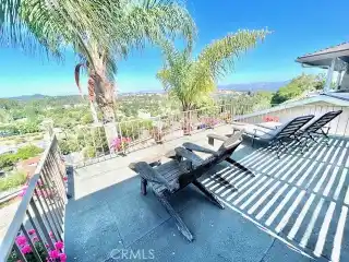 Villa-style Home with Amazing Views