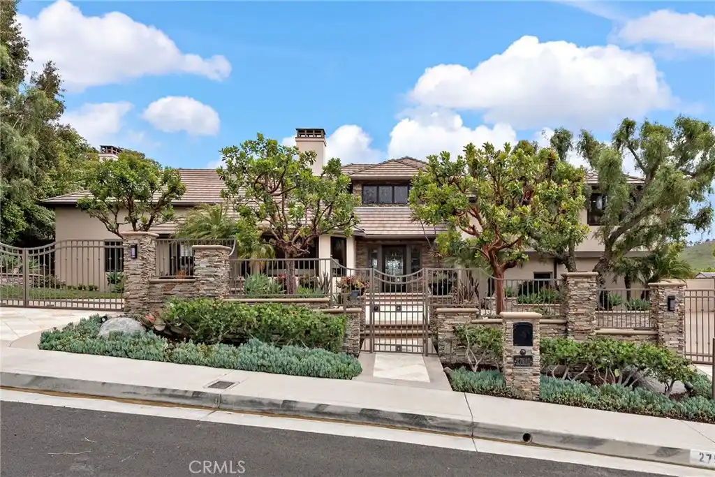 An Exceptional Lifestyle in Stoneridge Estates