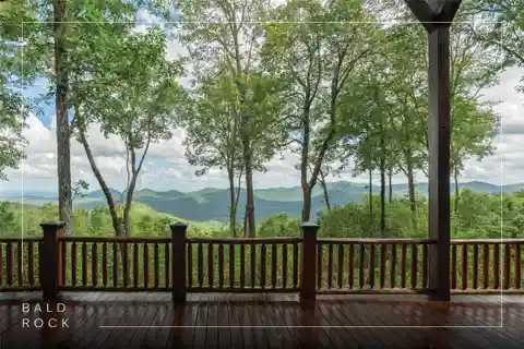 Authentic Log Home - a True Mountain Sanctuary