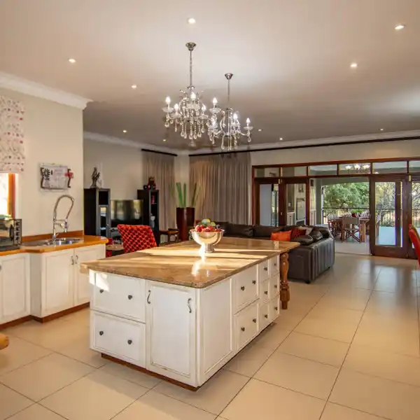 EXCEPTIONAL RESIDENCE IN THE SHANDON WILDLIFE ESTATE