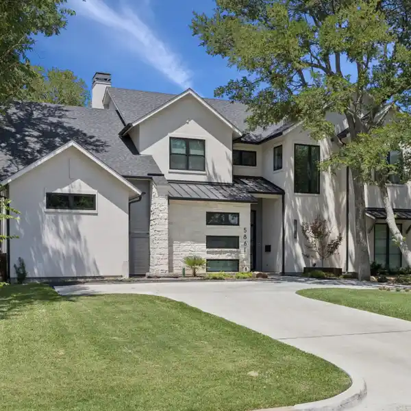 IMMACULATE HOME IN EXCLUSIVE MELSHIRE ESTATES