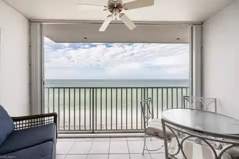 Beautiful Top-floor Condo in the Prestigious Naples Continental Club