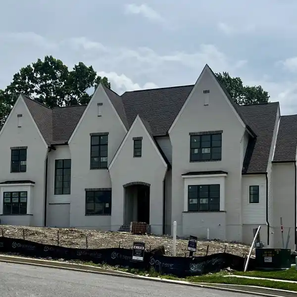 IMMACULATE NEW HOME IN THE RAINTREE COMMUNITY