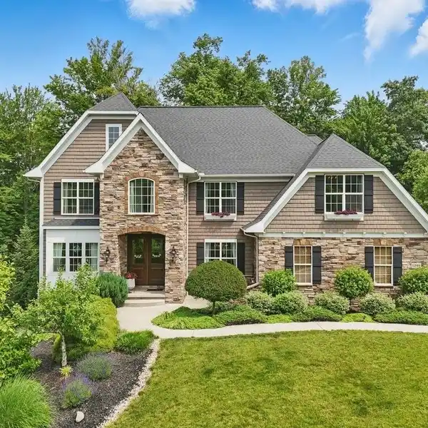 EXCEPTIONAL CUSTOM HOME IN PARKVIEW ESTATES