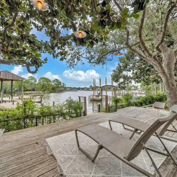 BEAUTIFULLY REMODELED WATERFRONT GEM