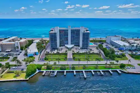 Contemporary Masterpiece with Spectacular Ocean Views