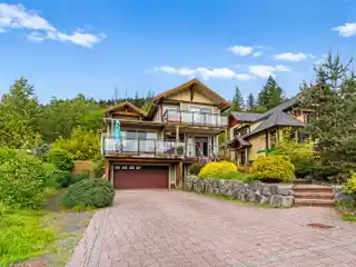 Spacious Craftsman-Style Home in Britannia Beach