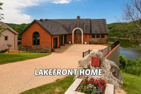 Lakefront Home in Premier Pinnacle Shores