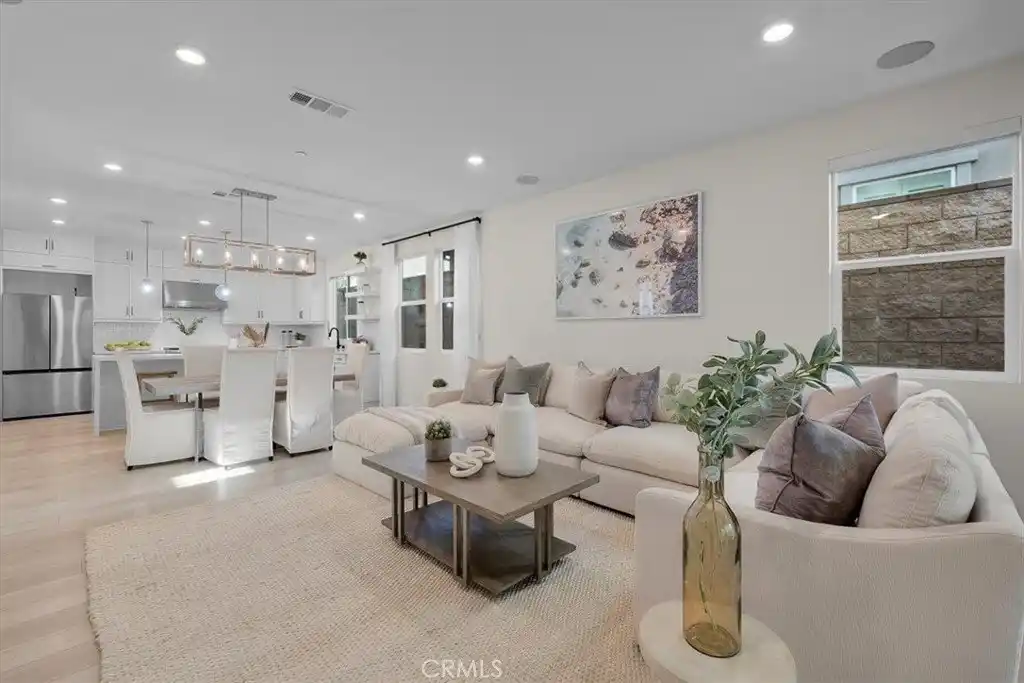 Stunning Home in Prestigious Ponte Vista