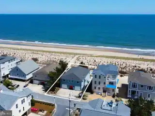 Charming Oceanfront Coastal Cottage