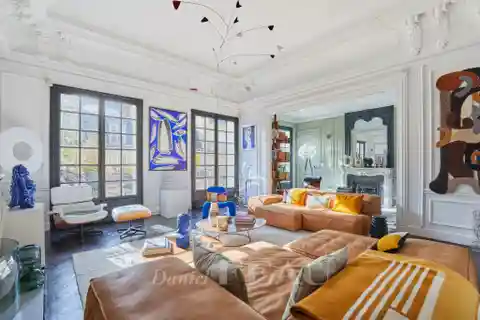 Peaceful Duplex Apartment on the Top Floors