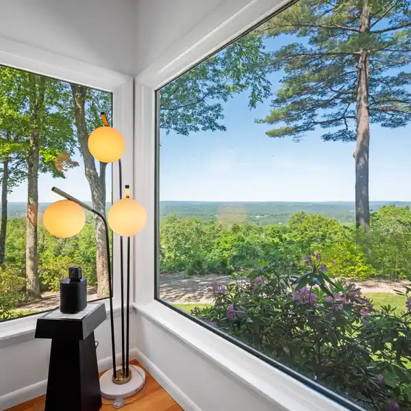 MAGICAL MID-CENTURY MODERN WITH AMAZING VIEWS