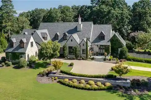 Exceptional Property in Exclusive Rivers Edge
