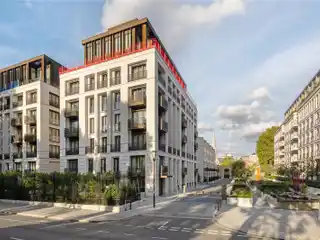 Spacious Apartment in the Exclusive Chelsea Barracks