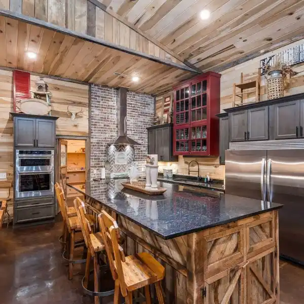 CUSTOM-BUILT BARNDOMINIUM BLENDING RUSTIC CHARM AND MODERN LUXURY