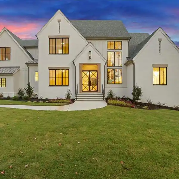 RUSTIC CHARM MEETS MODERN MOUNTAIN LUXURY