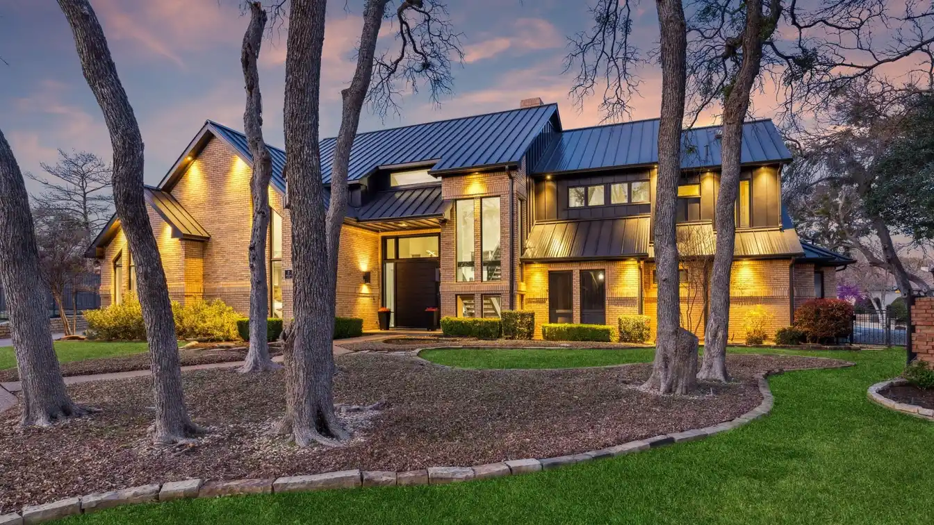 Striking Contemporary Home