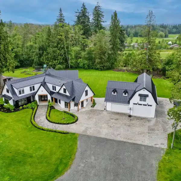 MASTERFULLY DESIGNED GATED LUXURY ESTATE