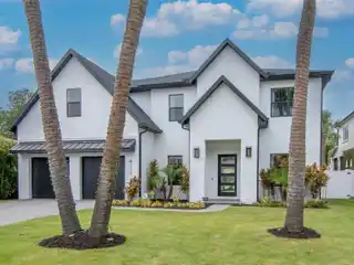 Luxury Living in the Heart of Swann Estates