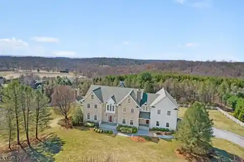 Impressive Colonial on 5.8 Acres