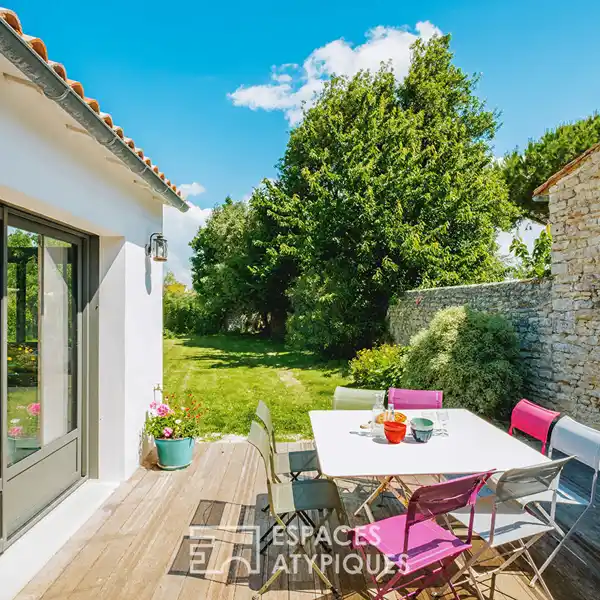 EXCEPTIONAL RESIDENCE OFFERING A UNIQUE LIFESTYLE