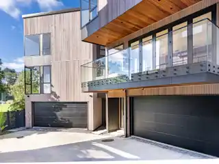 Luxurious Homes Overlooking Scenic Parkland